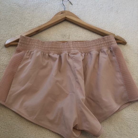 Mondetta - blush workout shorts - Picture 3 of 4